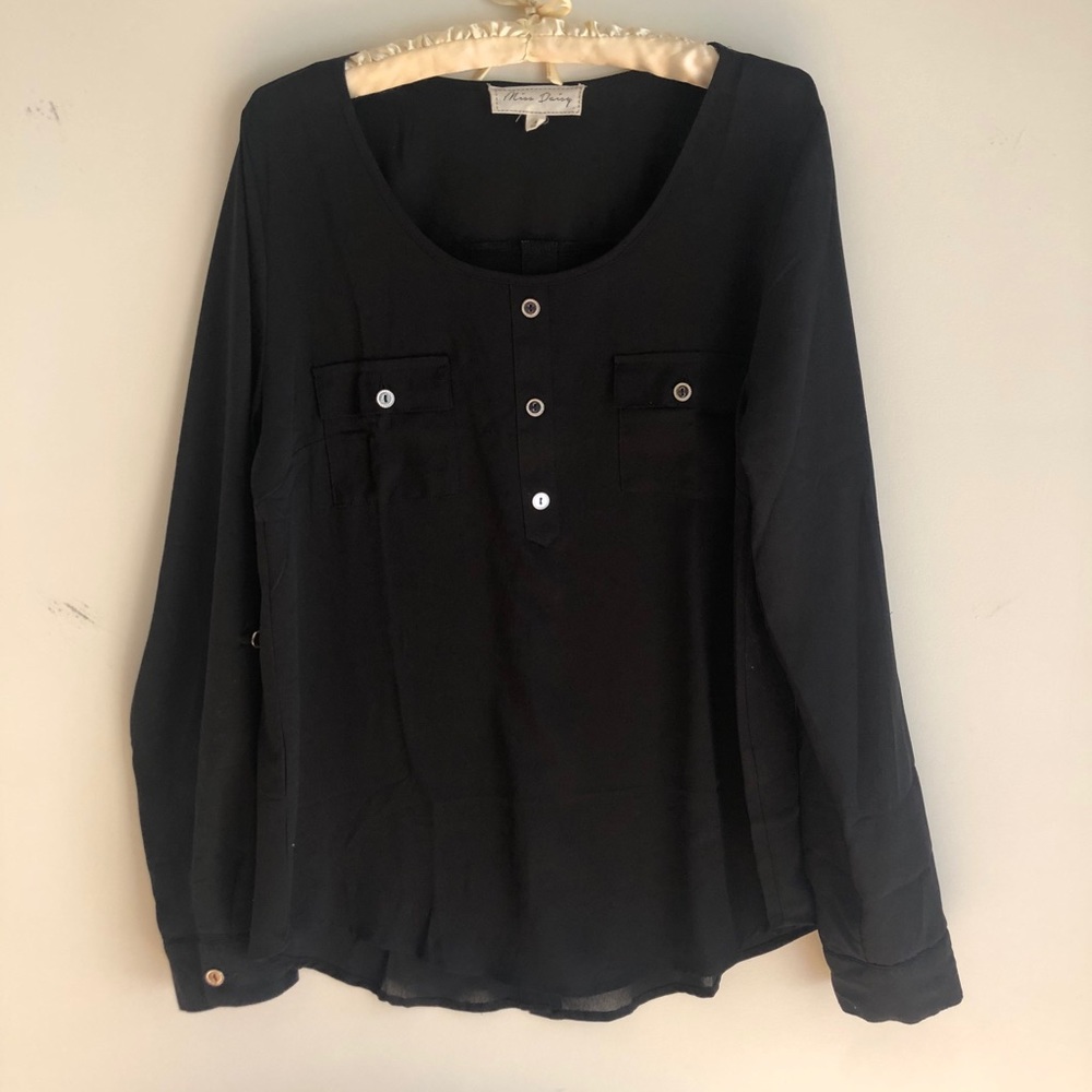 Junior’s Miss Daisy Sheer Top Size M